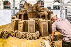 Summer in the City: Vier riesige Sandskulpturen vor dem Grazer Rathaus